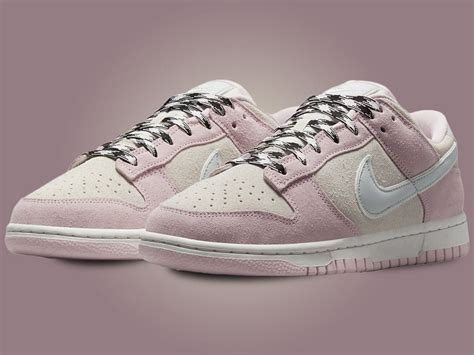 nike dunks low pink foam